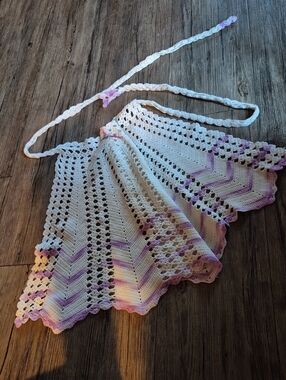 VINTAGE CROCHET APRON